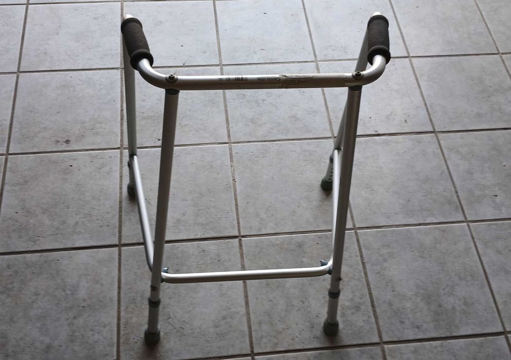 Andarilho em alumínio