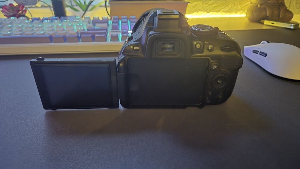 Nikon d5200 kit обектив 18-105