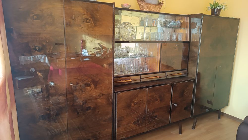 Meble z PRL wysoki połysk