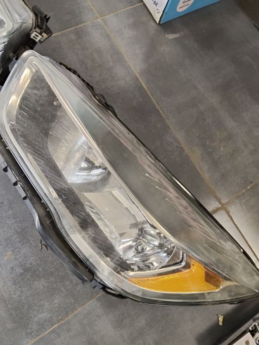 2 kompletne lampy do Ford Escape 2017