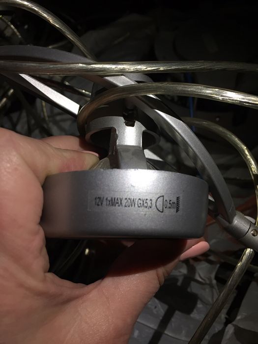 Светильники на тросах Бельгія