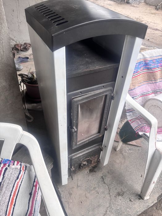 Камін , піч , домашній камін