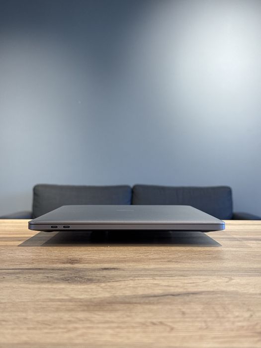 MacBook pro 16 2019 i7 2.6ghz 64/512gb pro 5300m 4gb