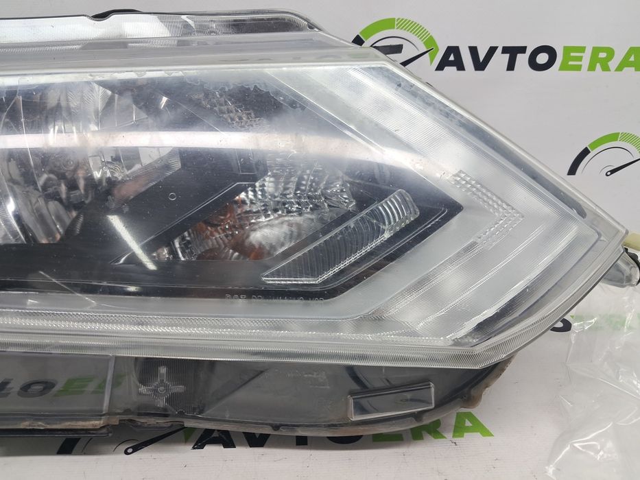 Фара передняя галоген правая NISSAN ROGUE 14-20 260106FL0A
