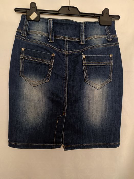 Dżinsowa spódnica