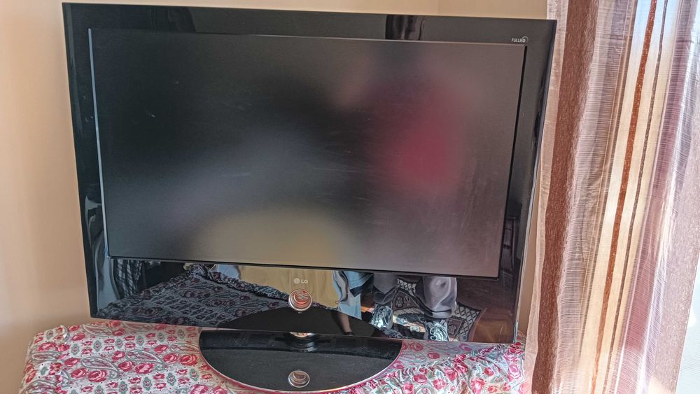 Televisor LCD LG Scarlet (modelo 37LG6000) de 37"