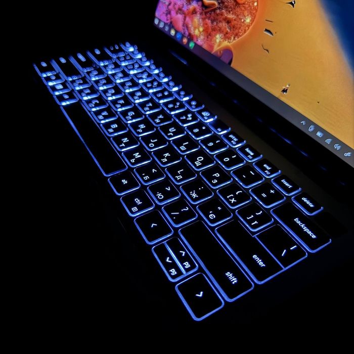 Продаю потужний сенсорний ноутбук-трансформер Dell

Цей ноутбук мо