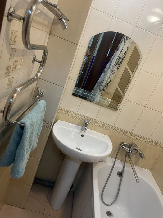 Продам 2-к квартиру с балконом, Александровский р-н, Малый р-к