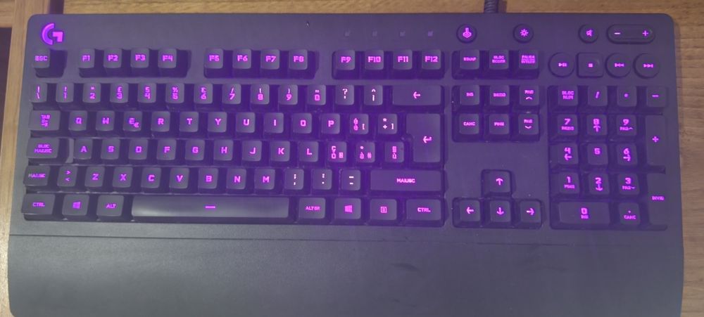 Teclado Gaming Logitech G213 Prodigy RGB – Estado impecável