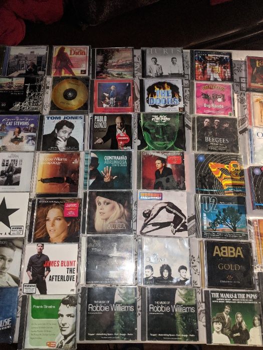 76 CDs de música diversa
