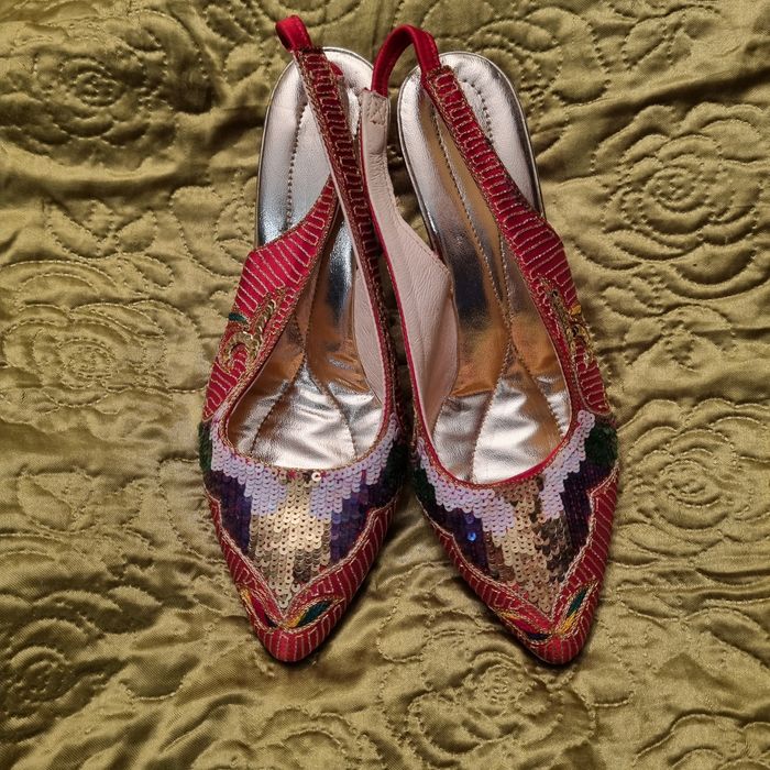 Buty niskie szpilki r. 40 ? brokatowe cekiny czerwone złote
