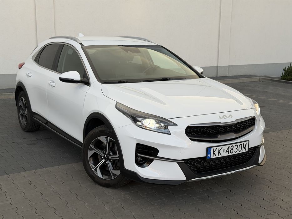 Kia XCeed model 2022 1.5 T-GDI 160km seriwsowany garażowany