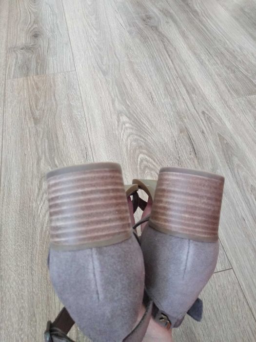 Новые замшевые босоножки женские ugg