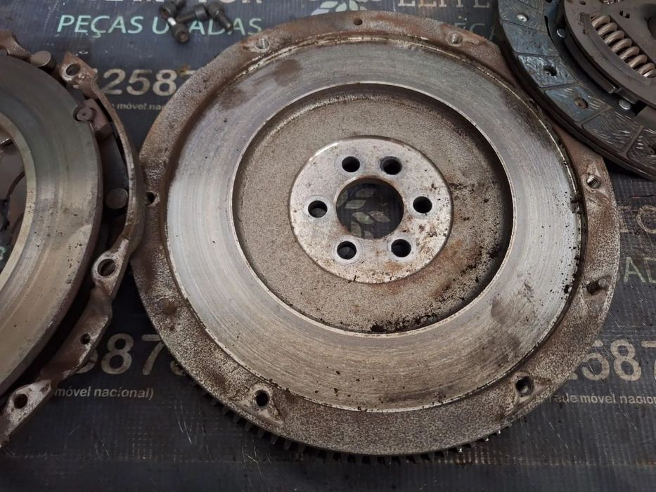 Monomassa usado AUDI A4 B7 2.0 TDI 140CV BPW VOLANTE MOTOR EMBRAIAGEM