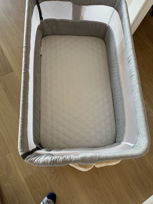 Łóżeczko dostawne Lionelo Leonie + materac Fiki Miki + akcesoria