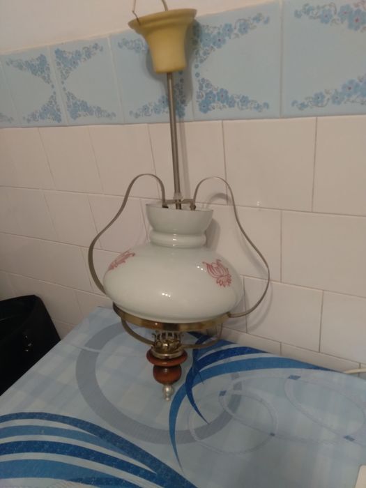 Світильник в хорошому стані.