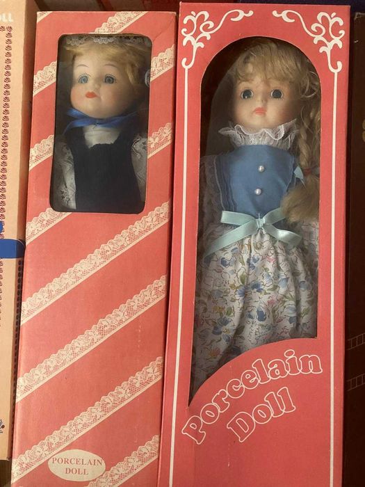 Coleção de bonecas de porcelana