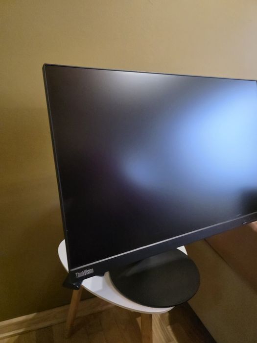 Monitor Lenovo t24d-10 sprawny