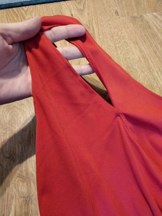 Czerwona sukienka długa