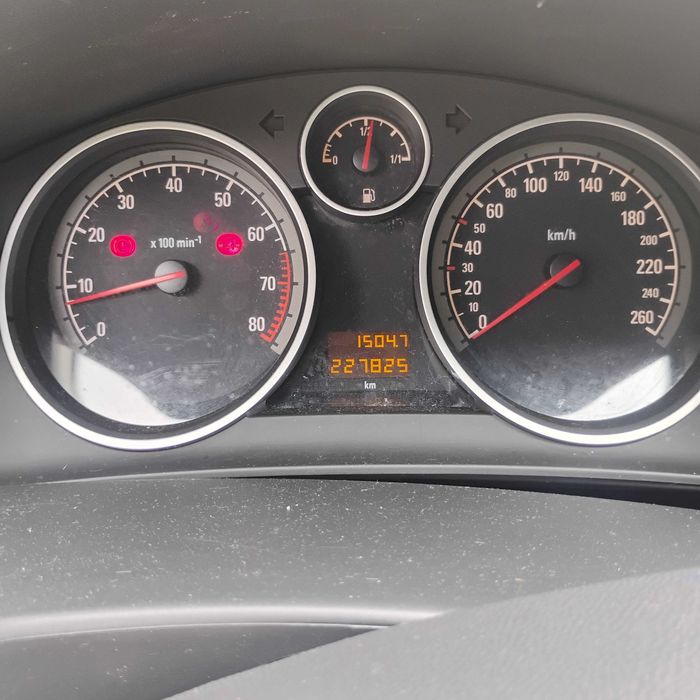 Opel Astra Benzyna
