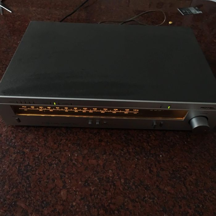 ROTEL Stereo Tuner RT-550