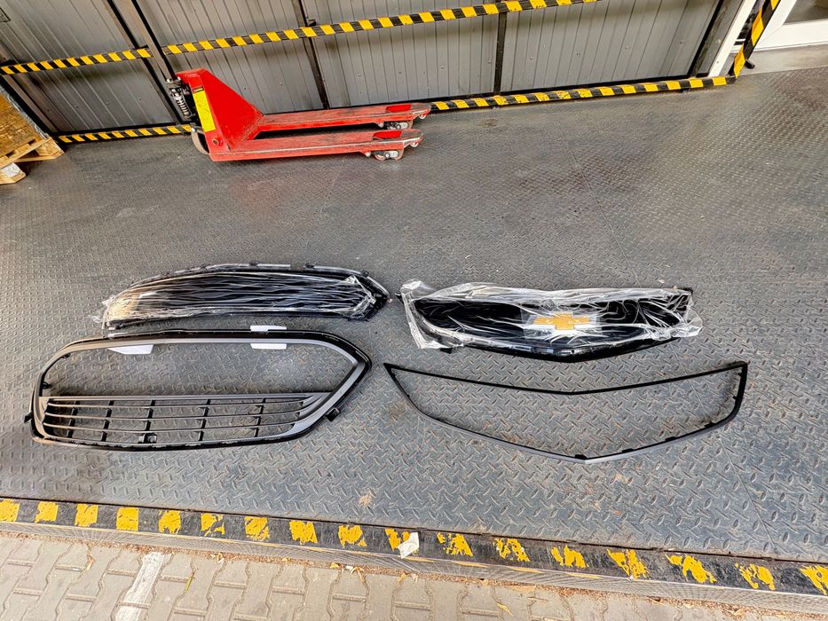 решітка перед Bolt EV