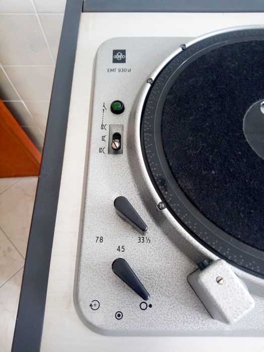 Gira Discos EMT 930 ST.