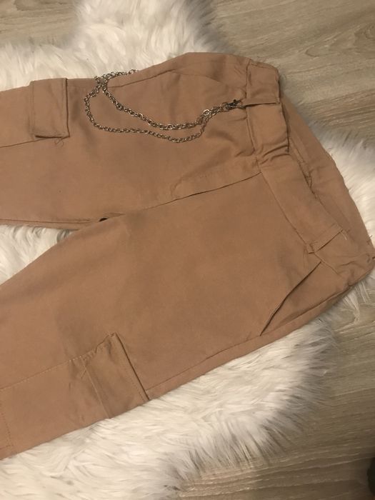 Spodnie kamel beż bojówki rurki z łańcuszkiem rozm S/M