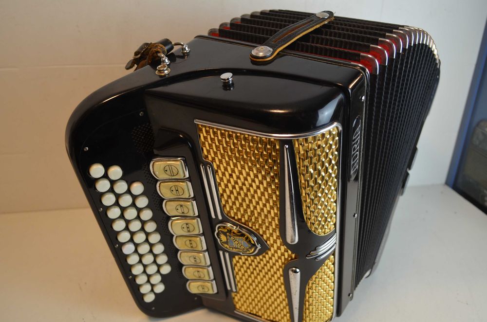 Concertina Adria 4Voz. N 06