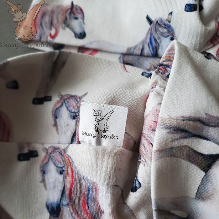 Opaska na głowę z motywem konia