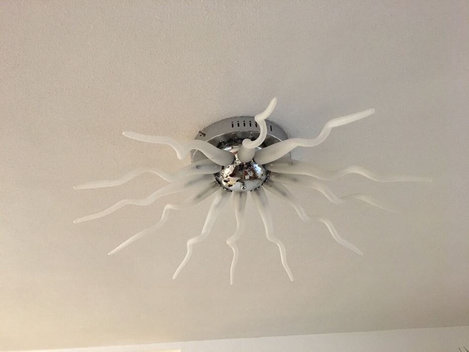 Lampa sufitowa białe klosze