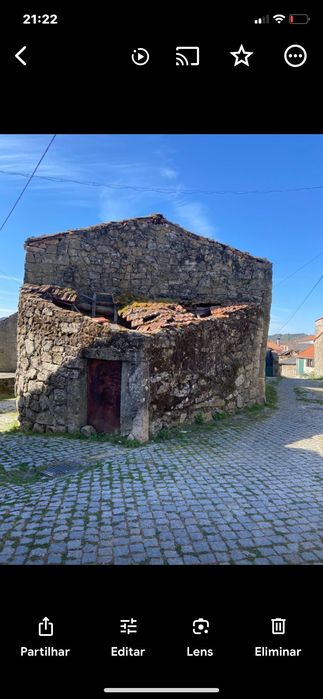 Vendo casa em ruínas