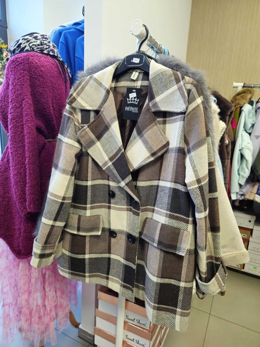 Krótki płaszczyk, marynarka kratka czekolada r. Uni, Italy !!!