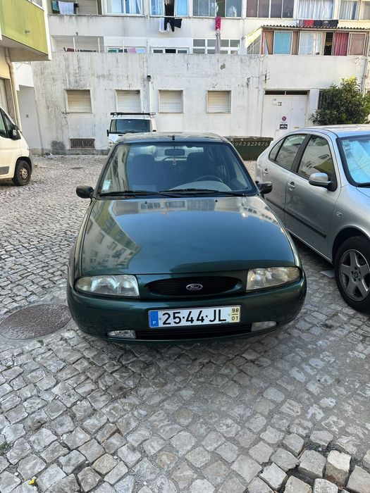 Ford fiesta a venda