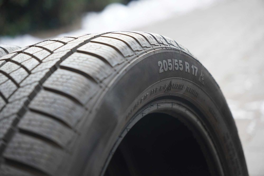 Opony zimowe 205/55R17 Continental 2 szt