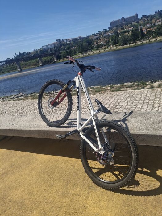Bike de grau importada do Brasil