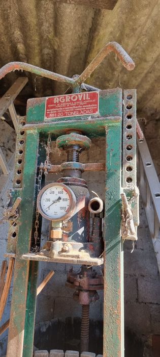 Prensa Lagareta com rodas