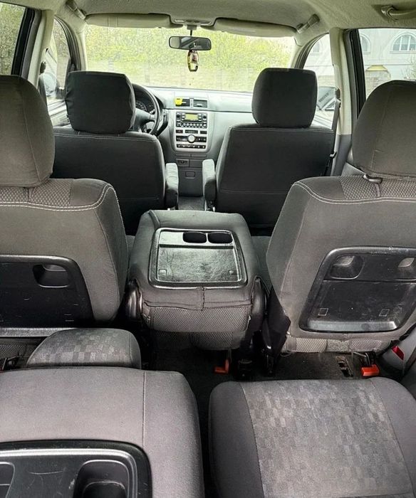 Toyota avensis verso. Мінівен тоета авенсіс версо