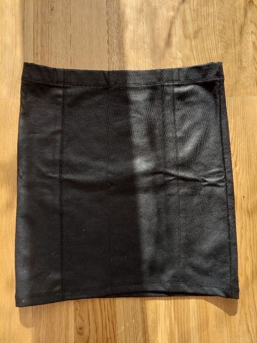 Obcisła krótka mini spódniczka czarna M