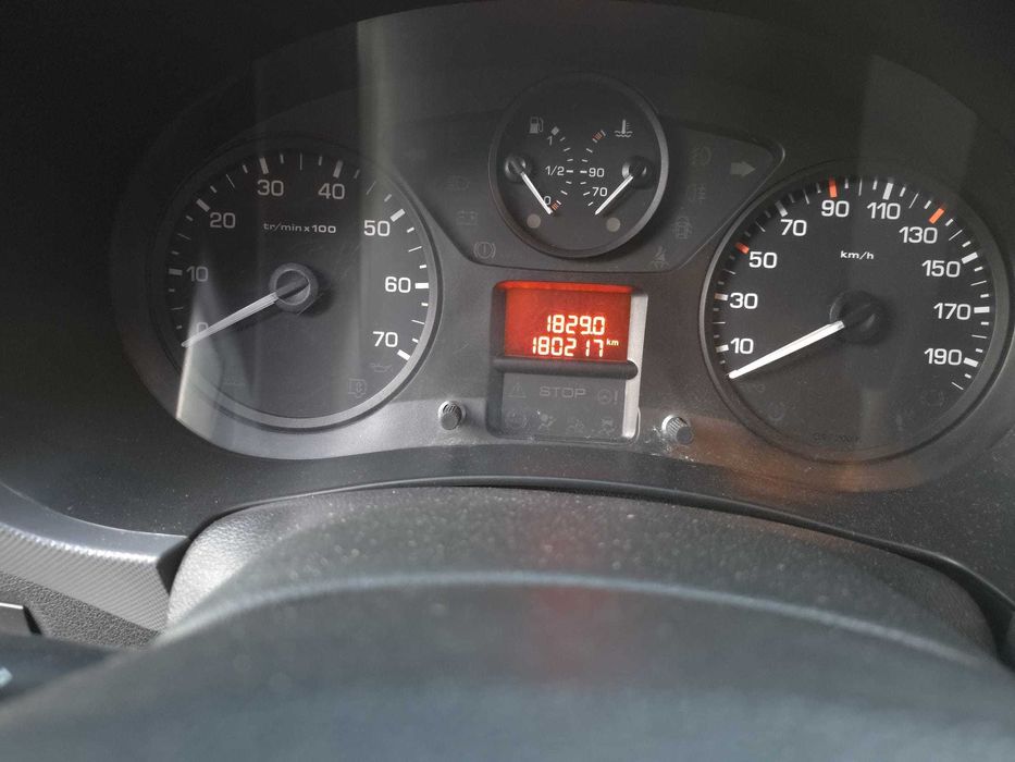 Citroën Berlingo 1.6 BlueHDi longa 100cv – 2018 – 180 000 km – 3 Lugares - 1 proprietário   8.900€
