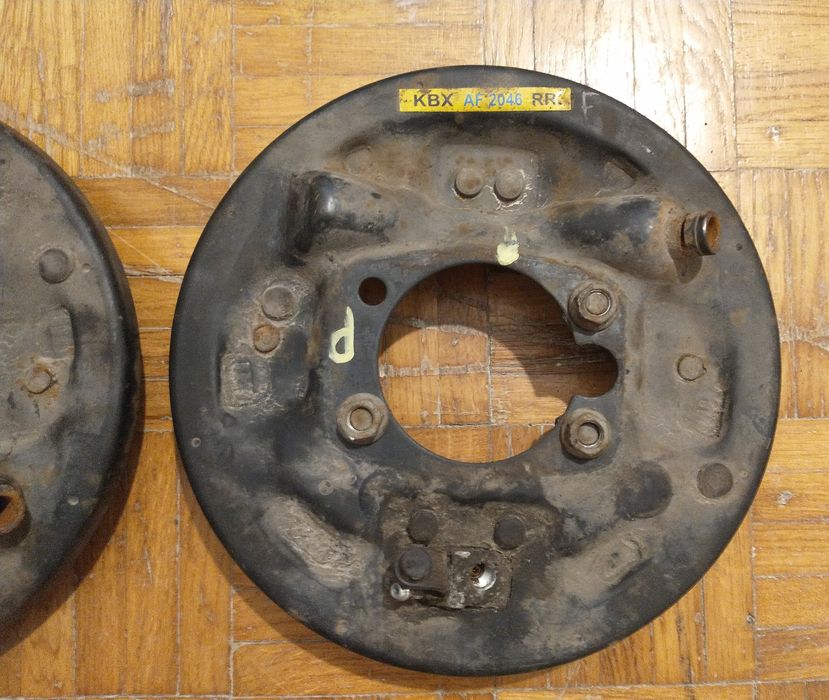 Szczęki hamulcowe kompletne na tarczy - hamulce bębnowe Tata Indica