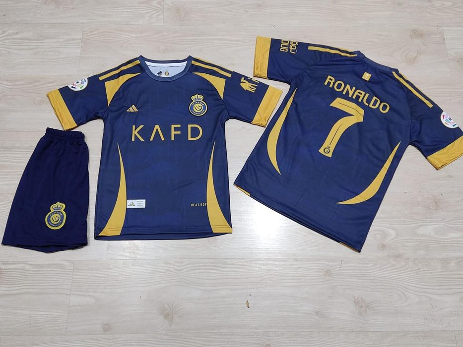 Футбольная форма Аль-Наср-Рональдо.