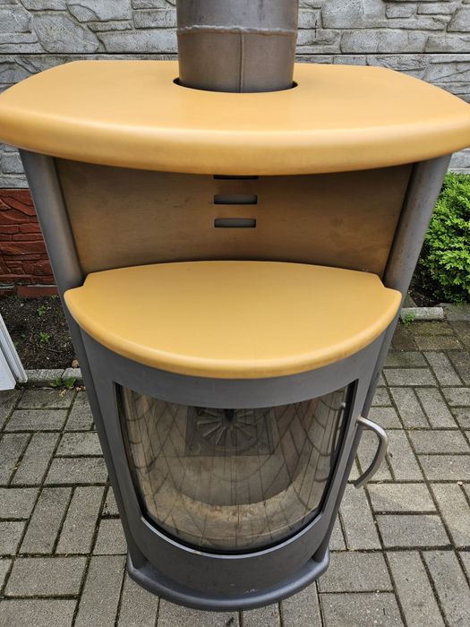 Kominek wolnostojacy firmy Attika