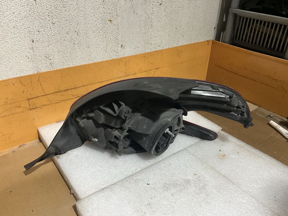 Farolim tras esquerto peugeot 208