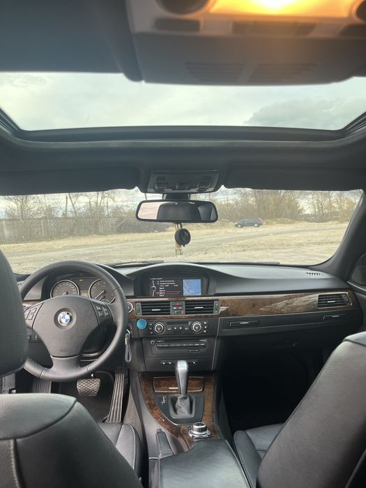 BMW E90 3л 2009 газ