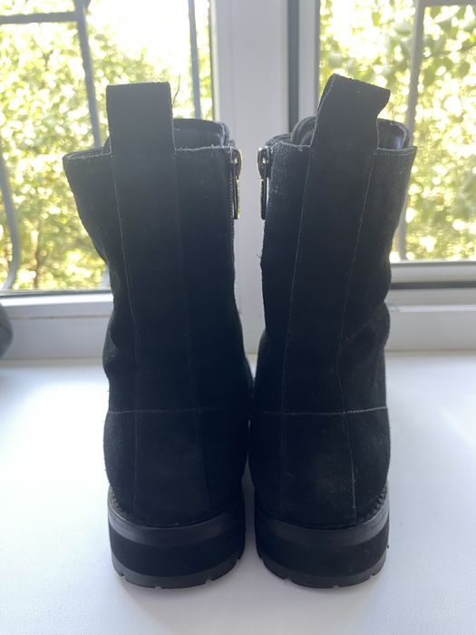 Женские ботинки.