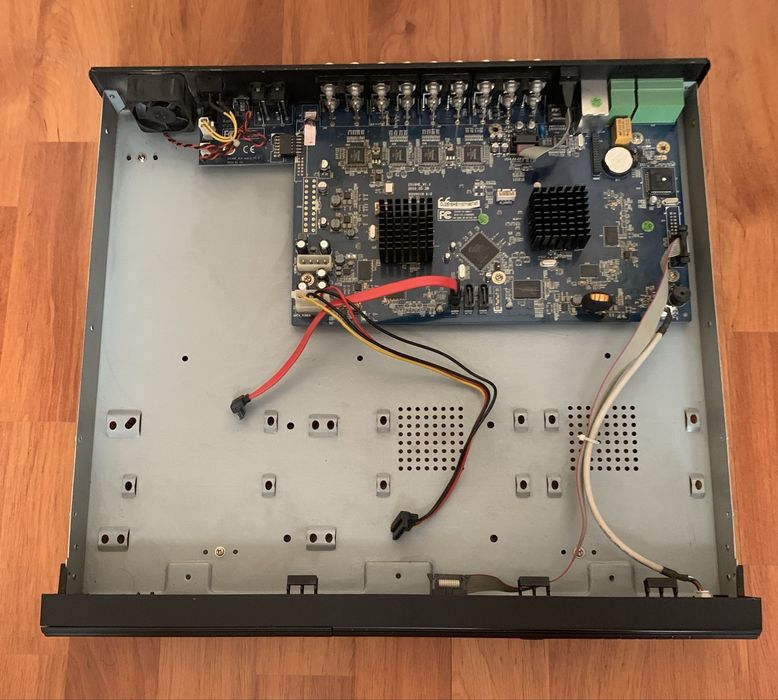 Видеорегистратор на 16 камер