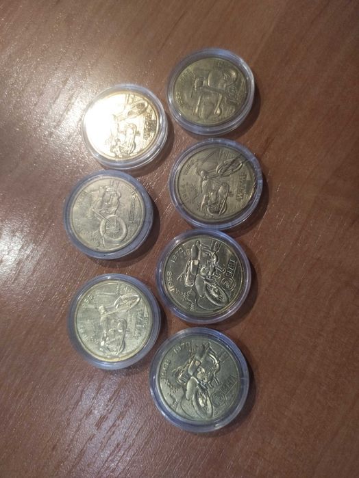 Kolekcja siedmiu monet Orlen. Kultowe polskie motocykle.