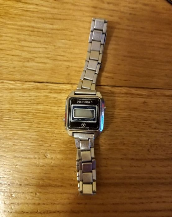 Часы женские наручные заря, электроника 5, звезда