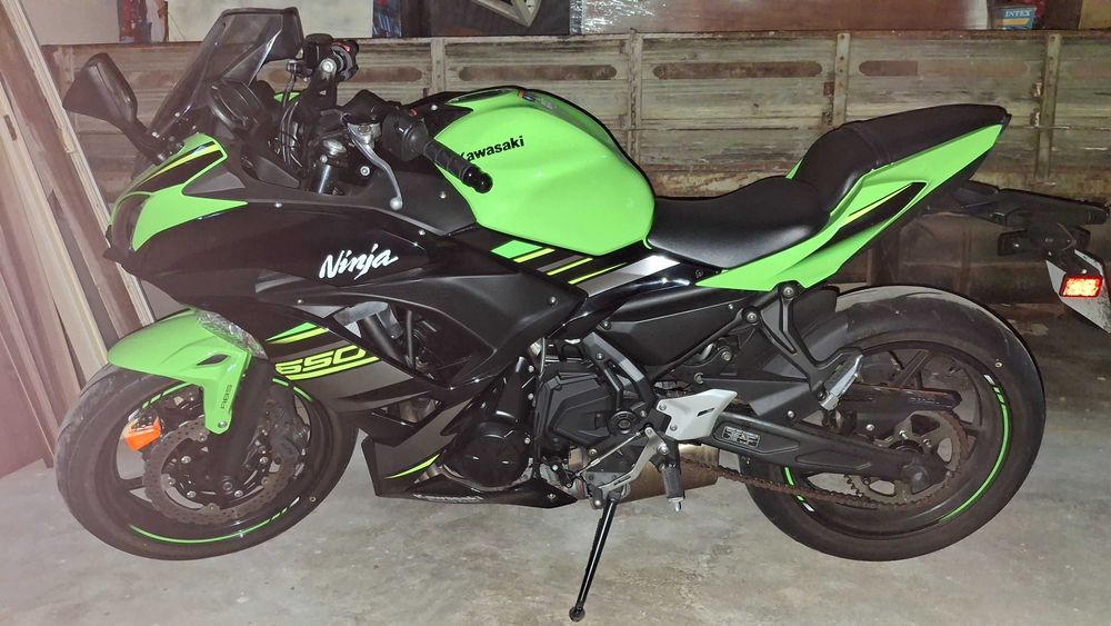 Kawazaki Ninja krt 650